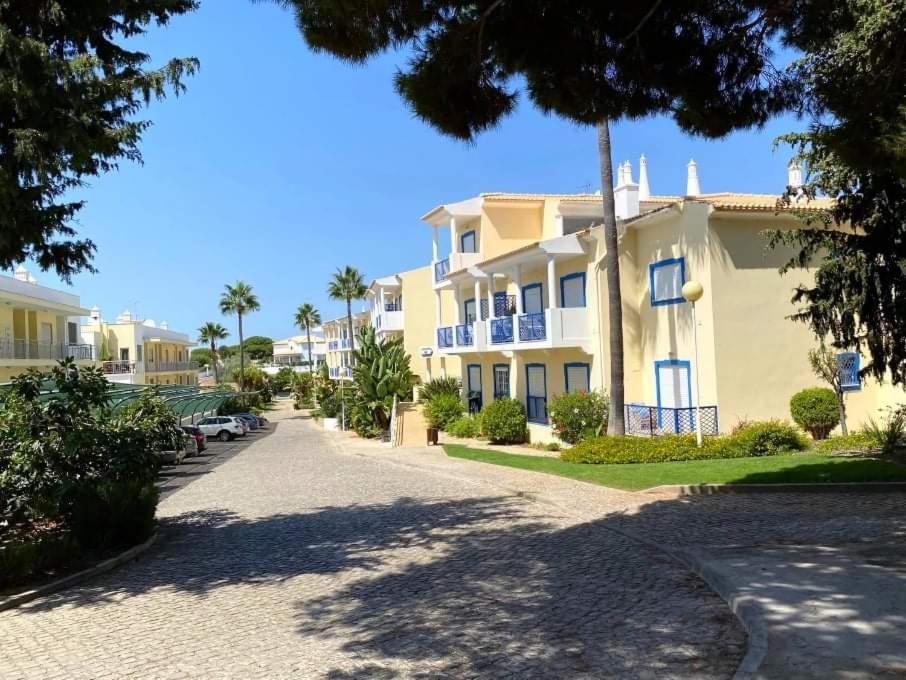 אלבופיירה Flamingo'S Apartment W/ 2 Swimming Pool מראה חיצוני תמונה